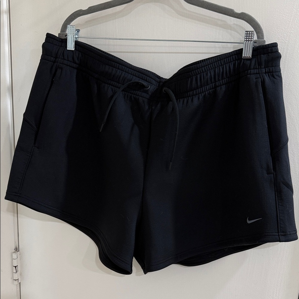 Nike Women's Black Athletic Shorts with Drawstring Waist Size 2XL EUC
